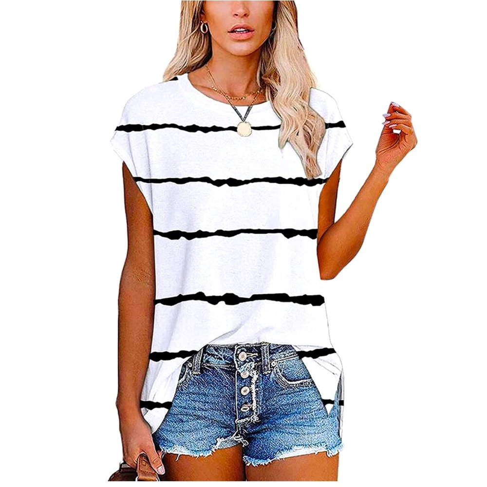 NWT Women’s L XL black & white casual t shirt with tie dye style stripes